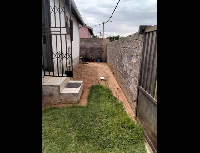 2 BEDROOM HOUSE FOR SALE IN FLEURHOF